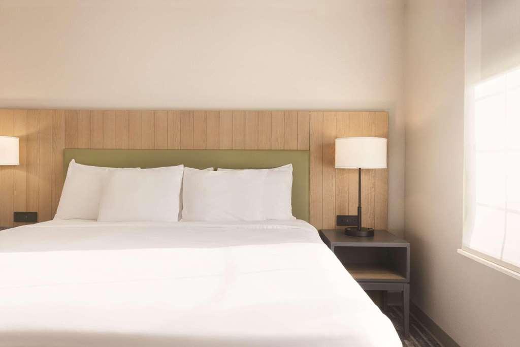 Country Inn & Suites By Radisson, Green Bay North Room photo